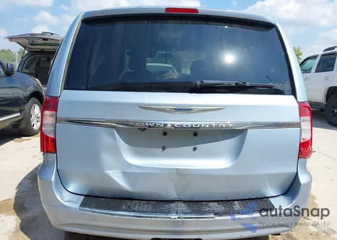 2013 Chrysler Town & Country Touring z USA, uszkodzony, nr VIN 2C4RC1BG9DR807952